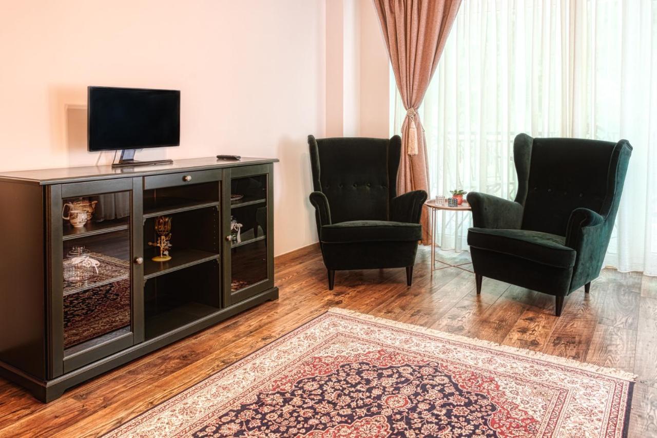 Nature Apartment - Minutes Away From The Old Town And Afi Mall Brasov Exterior photo